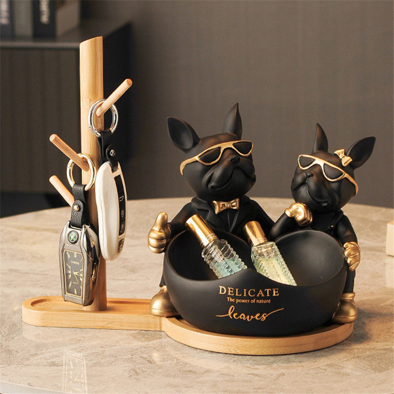 Estatueta Decorativa BullDog Francês Casal Edição Limitada - Suporte de Madeira Brinde
