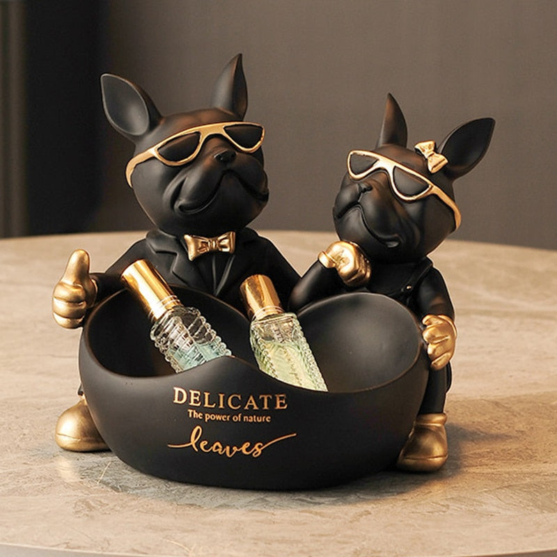 Estatueta Decorativa BullDog Francês Casal Edição Limitada - Suporte de Madeira Brinde
